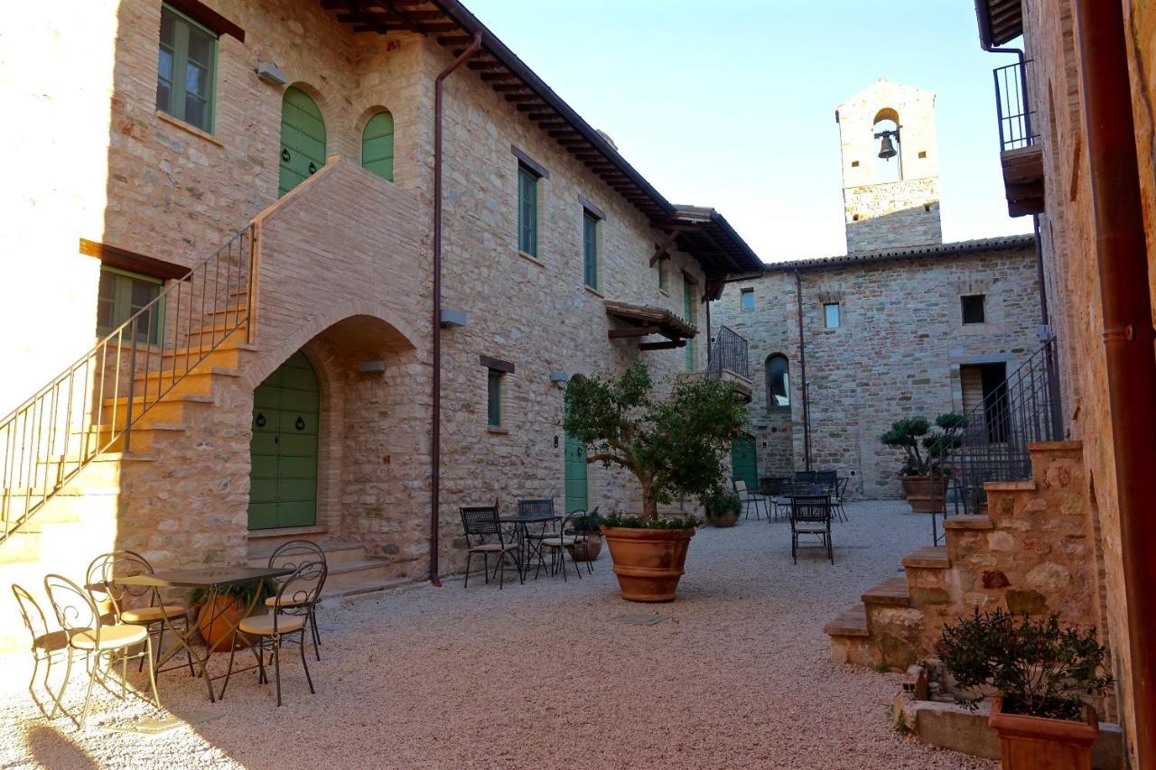 Castello Di Gallano Resort Valtopina Exterior photo